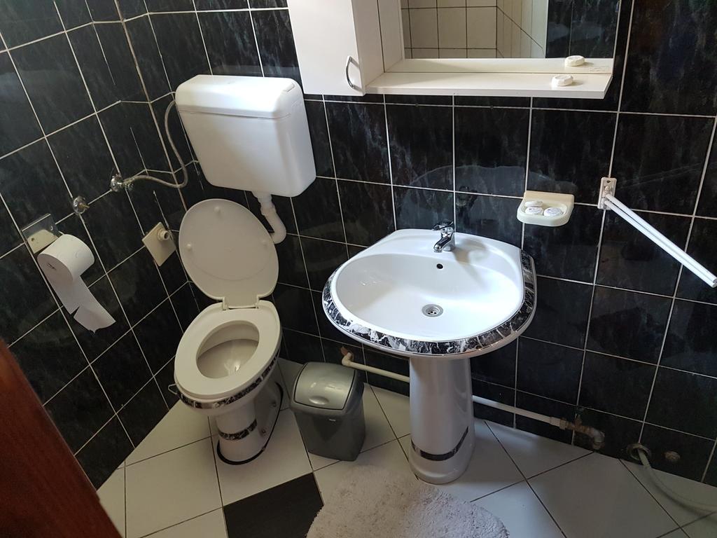 Lira Inn Ni エクステリア 写真